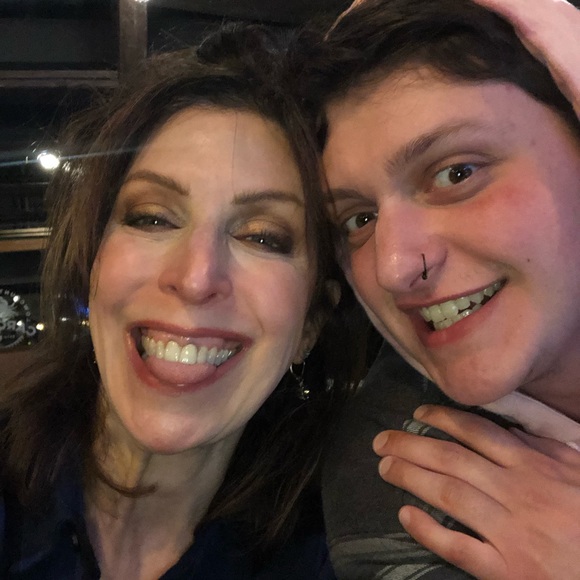 Meet your Posher, Laura - Picture 4 of 6